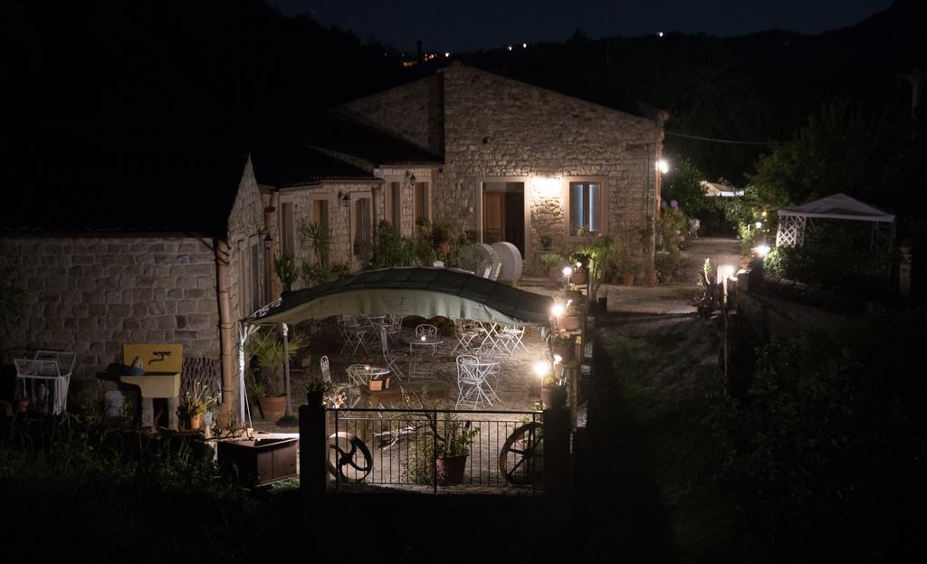 Ficarra San Noto Antica Residenza Di Caccia Bed & Breakfast エクステリア 写真